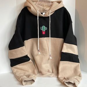 Super cozy striped embroidered front fleece hoodie size large
